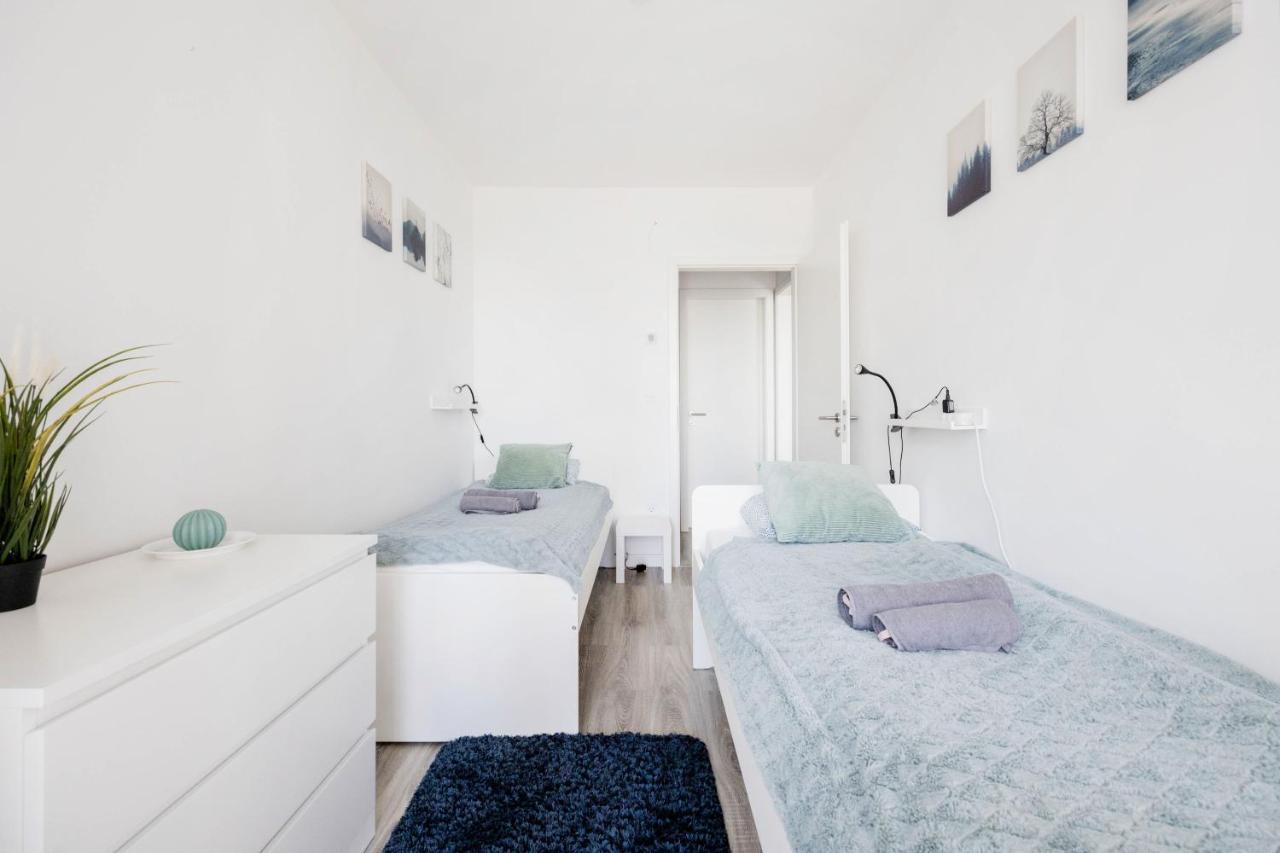 Modern Riverside Apartment With Free Parking Budapest Exterior foto