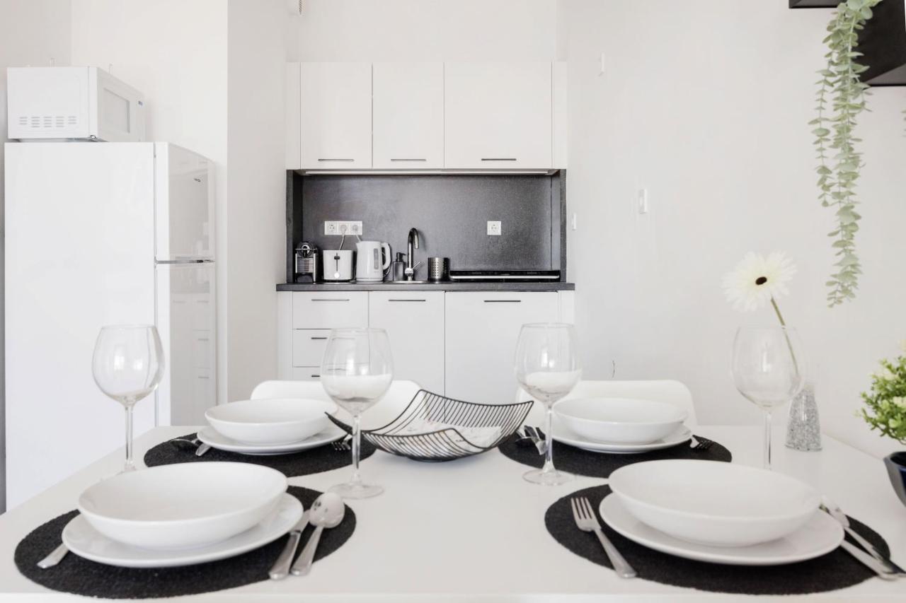 Modern Riverside Apartment With Free Parking Budapest Exterior foto