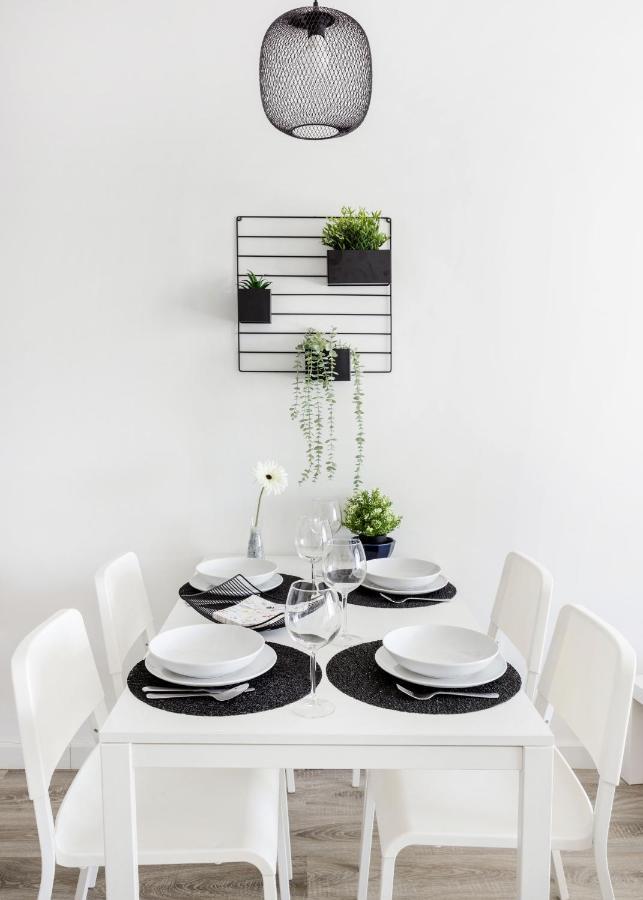Modern Riverside Apartment With Free Parking Budapest Exterior foto