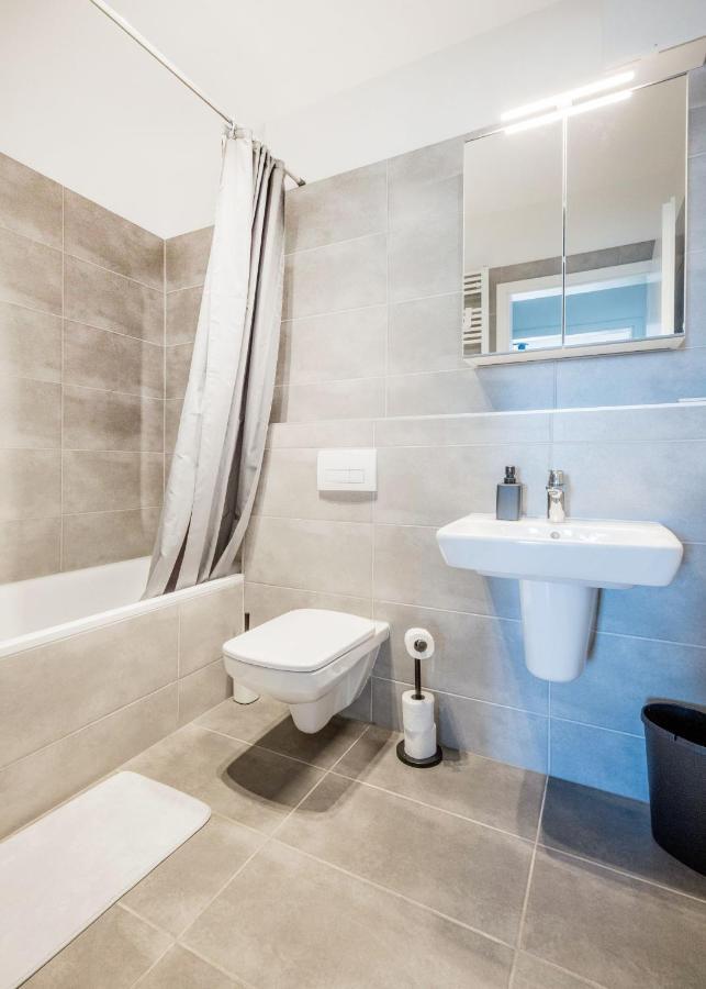 Modern Riverside Apartment With Free Parking Budapest Exterior foto